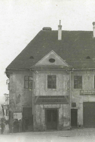 Dům č.p. 133 na nároží Masarykova náměstí (1929)