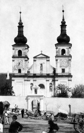 Průčelí dominikánského kláštera (kol. r. 1890)
