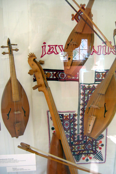 Lidové hudební nástroje